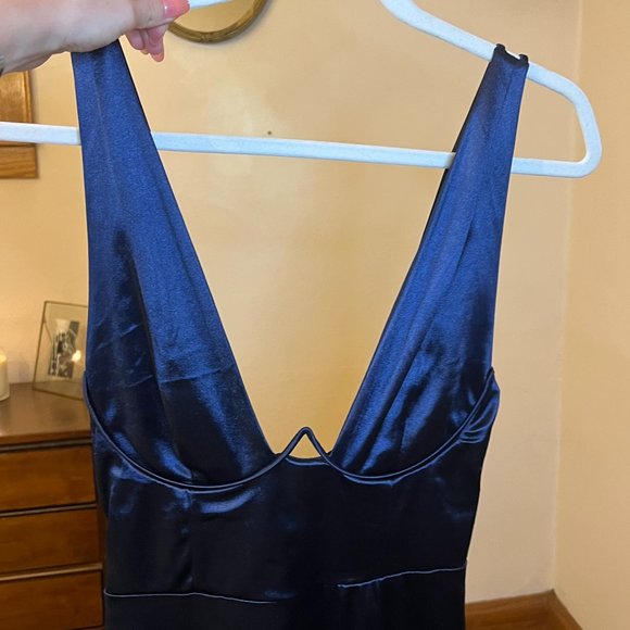 Windsor Floor Length Silk Gown w/ Underwire and Cutouts - Picture 4 of 6